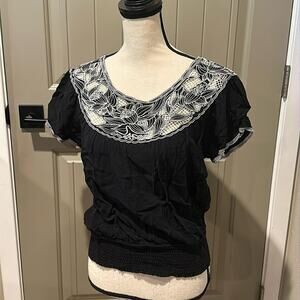FILTRE Lace Top sz M